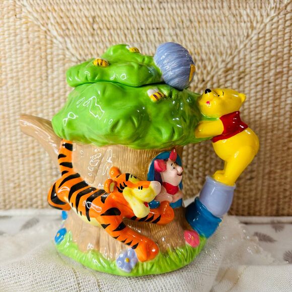 Disney Winnie the Pooh Ceramic Tree House Tea Pot - Picture 1 of 8